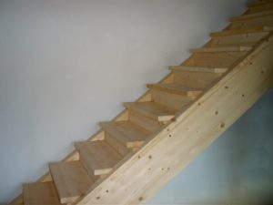 scala a cosciali di legno lamellare